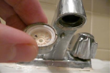 Broken-Faucet-Aerator